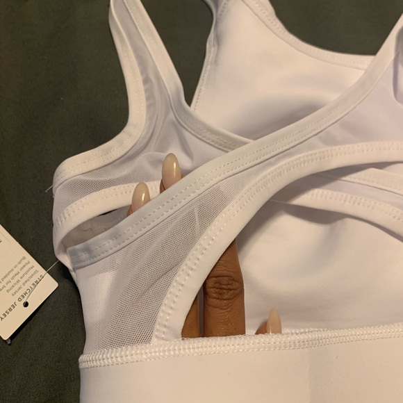 NWT Jockey high support stretched jersey white sports bra Medium - Picture 3 of 4